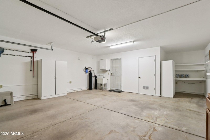 24-web-or-mls-W Avenida De Amigos Cir-S3