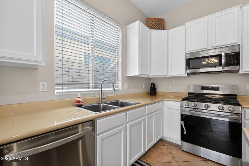 12_3022_W_Redwood_Ln_Phoenix_AZ_85045-Ki