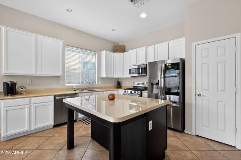 13_3022_W_Redwood_Ln_Phoenix_AZ_85045-Ki