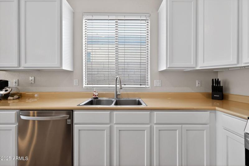 14_3022_W_Redwood_Ln_Phoenix_AZ_85045-Ki