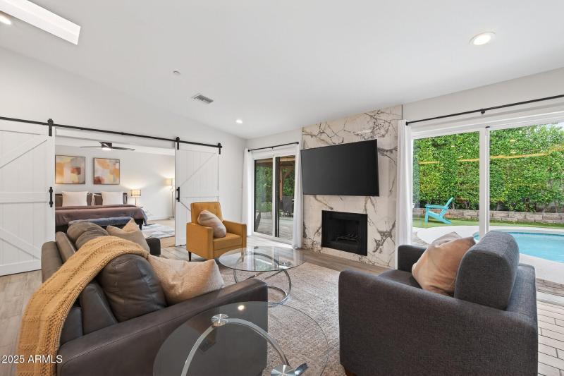 09_7719_E_Rovey_Ave9_mls