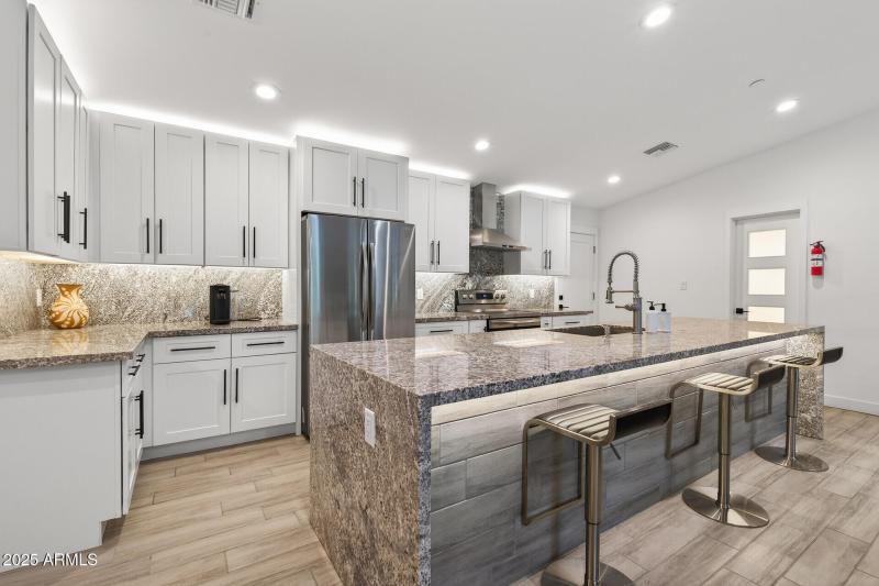 14_7719_E_Rovey_Ave14_mls