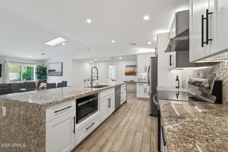 16_7719_E_Rovey_Ave16_mls