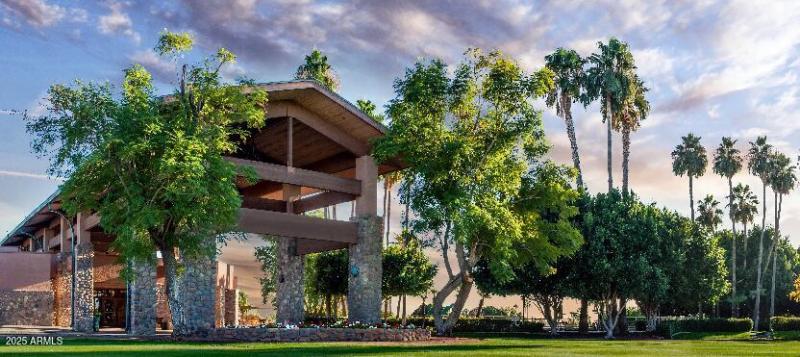 The Clubs At Arrowhead Clubhouse