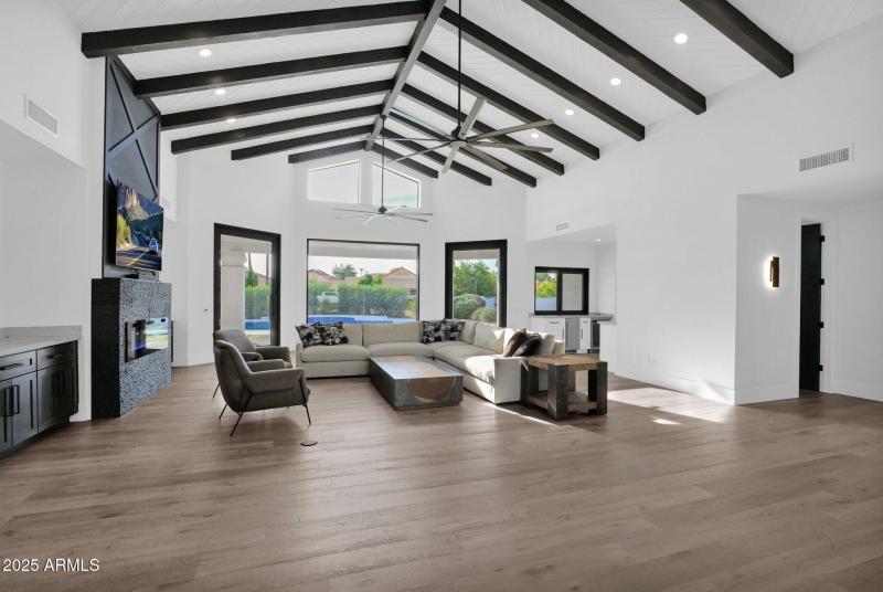 25-web-or-mls-P1415081