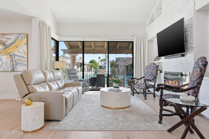 14_dsc07741_with_fire