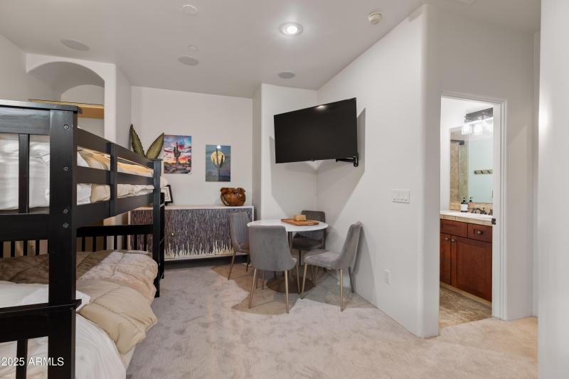 7199 E RIDGEVIEW Place 101