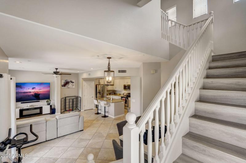 E Rough Rider Rd 1212-007