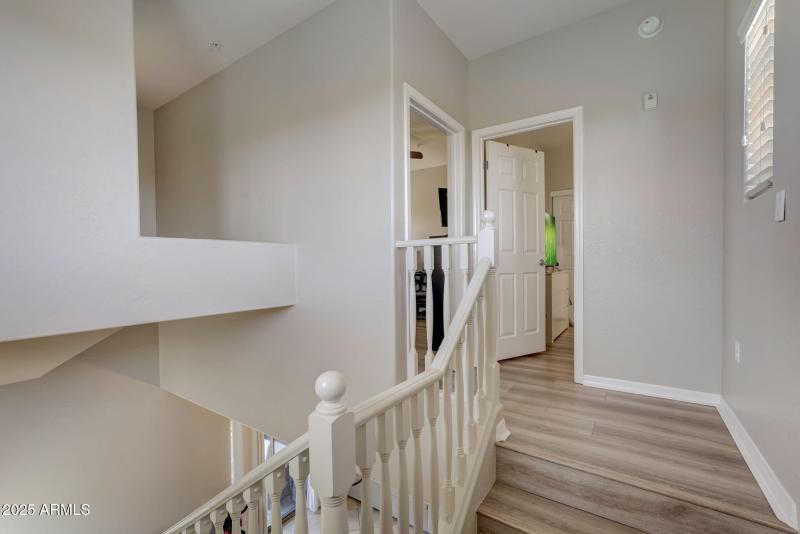 E Rough Rider Rd 1212-018