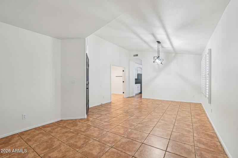 3-web-or-mls-E Brookwood Ct-S0201-008