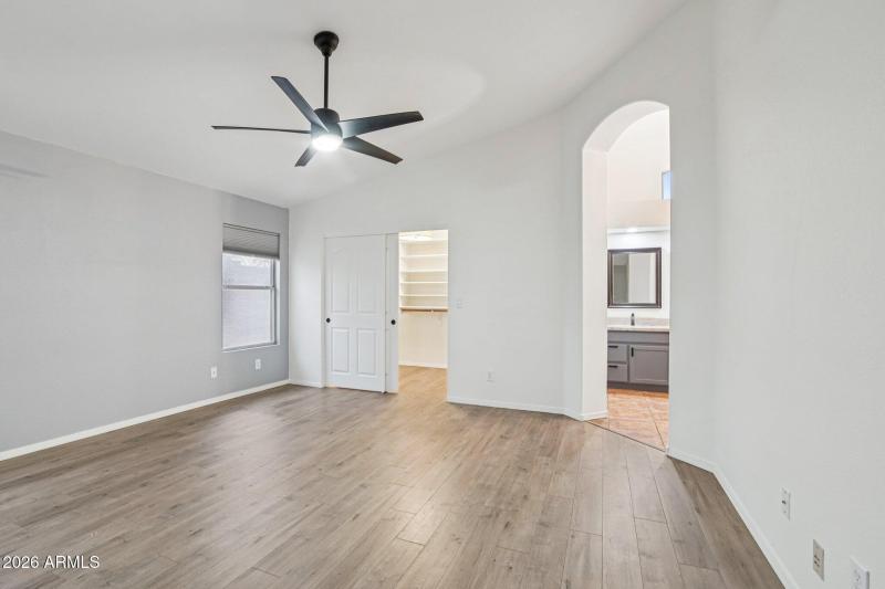 8-web-or-mls-E Brookwood Ct-S0201-014