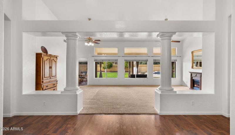 5-web-or-mls-Foyer View