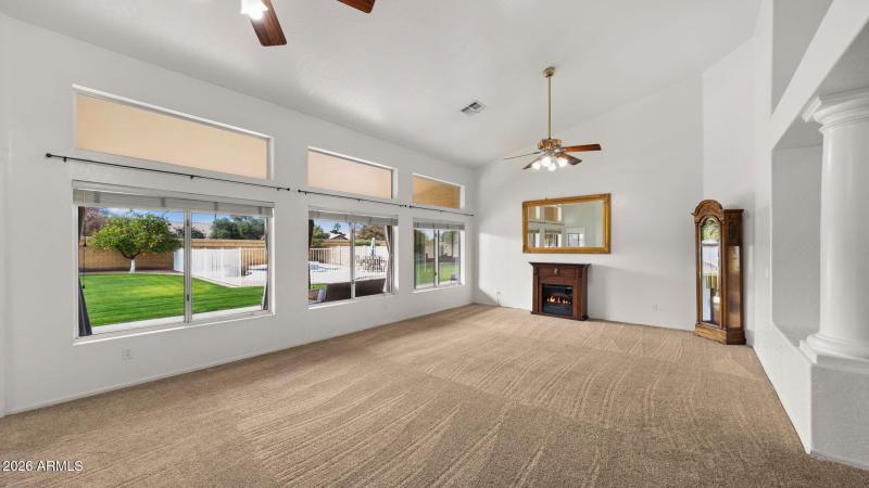 7-web-or-mls-Great Room2