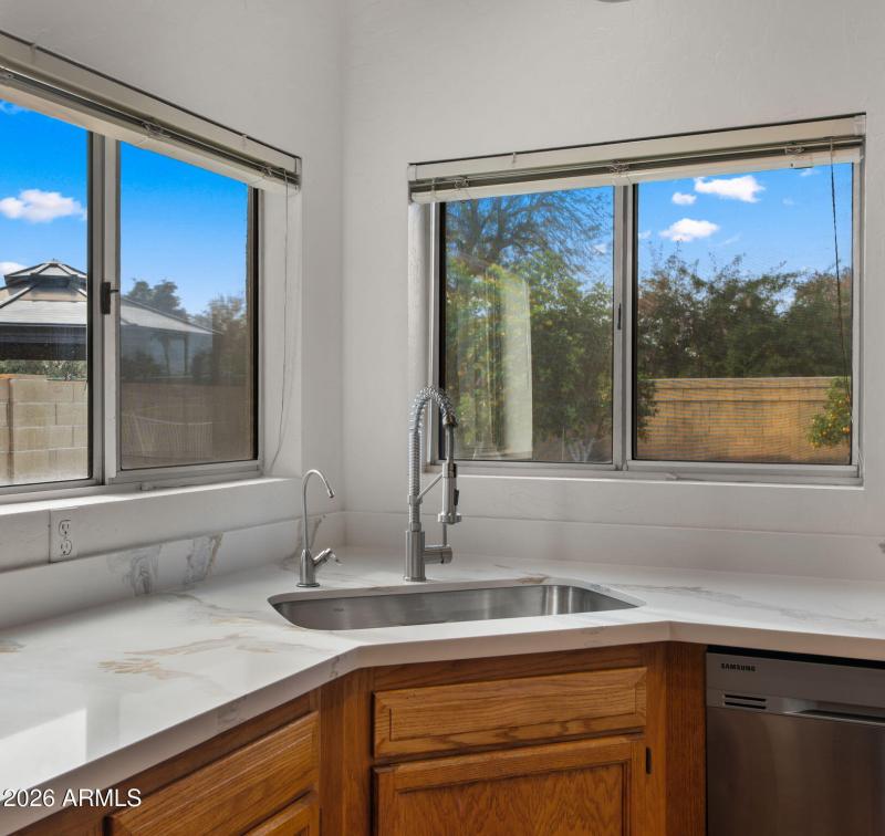 14-web-or-mls-Kitchen6