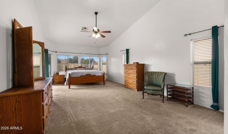 25-web-or-mls-Primary Bedroom3