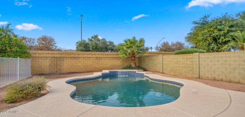 41-web-or-mls-Backyard4