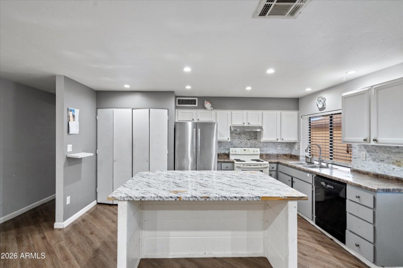 10-Kitchen