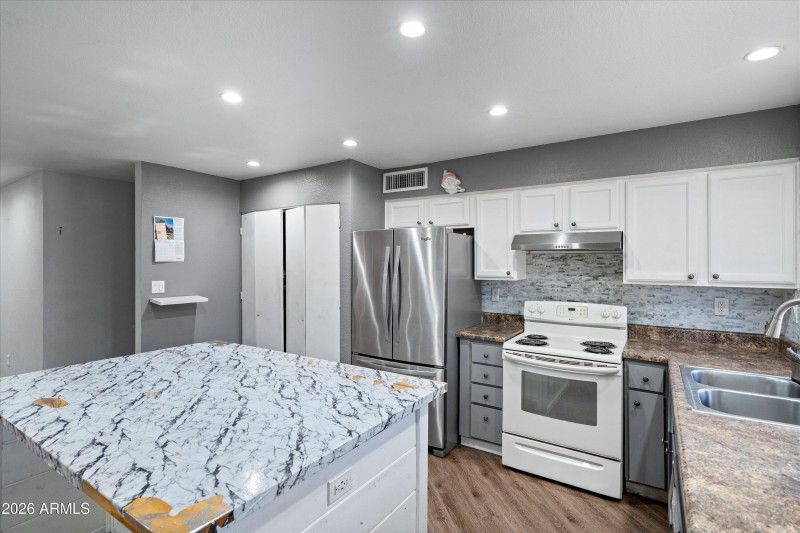 11-Kitchen