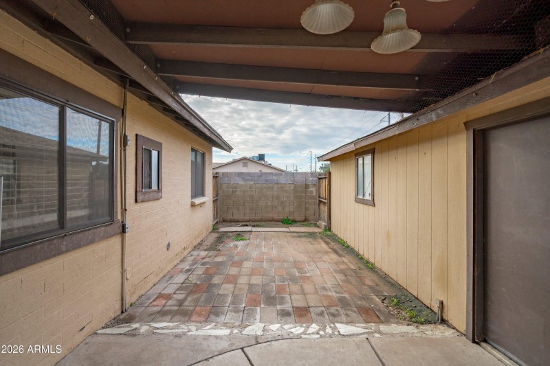 23-Breezeway