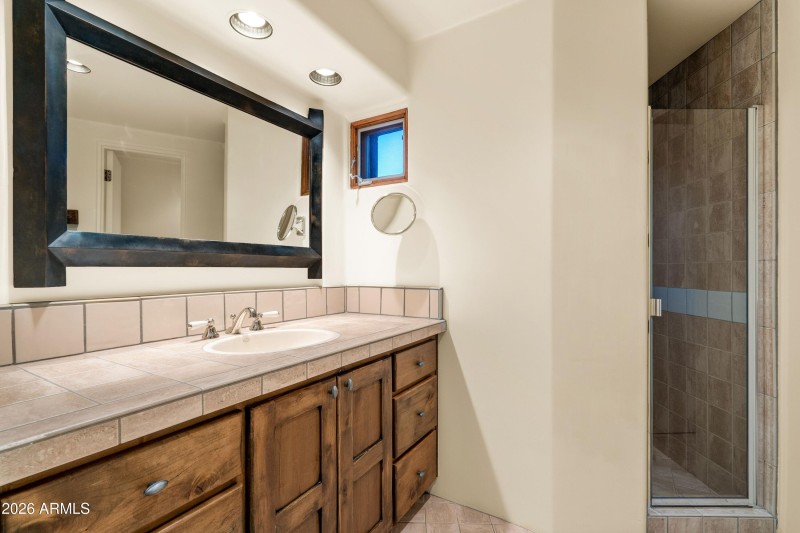 027_Ensuite 2 Bath and Shower