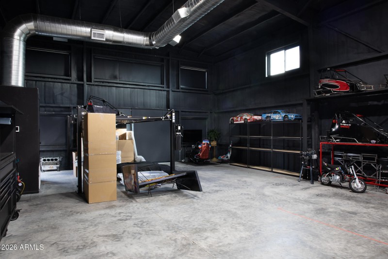 Shop/Garage