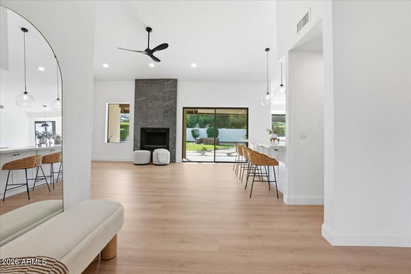 06-501 E Melody Ln_RedHogMedia