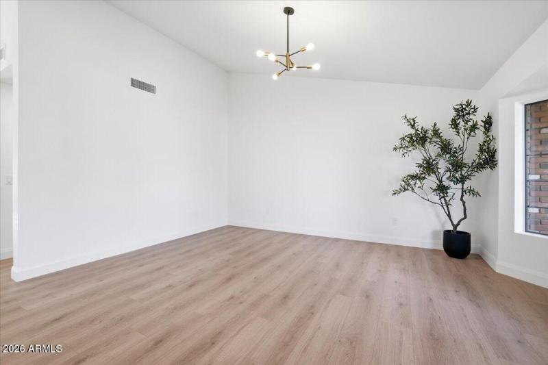 09-501 E Melody Ln_RedHogMedia