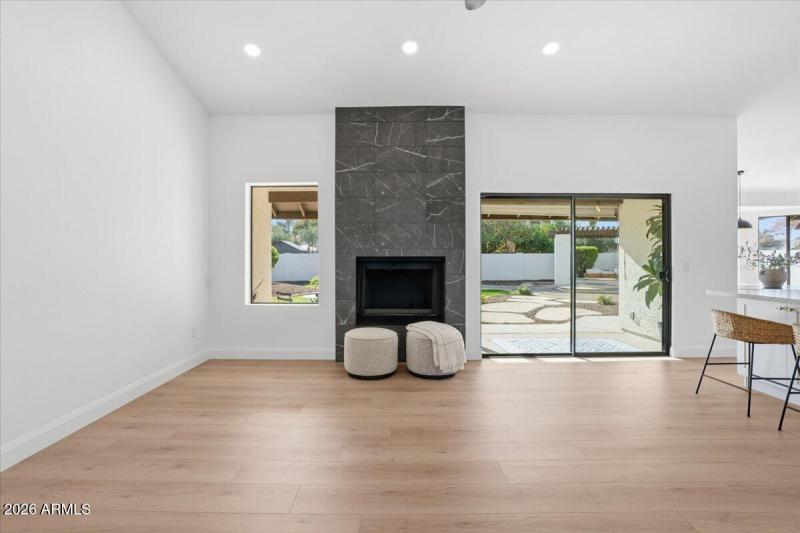 14-501 E Melody Ln_RedHogMedia