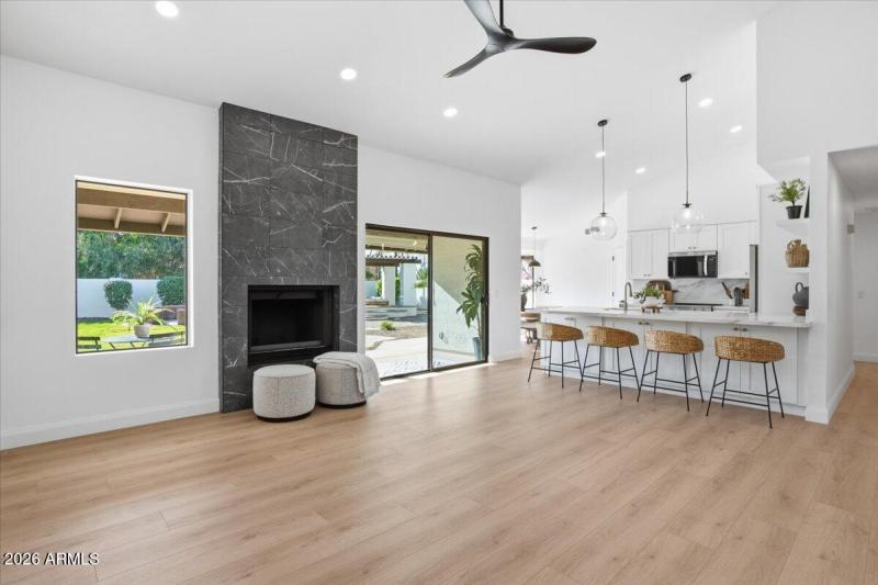 15-501 E Melody Ln_RedHogMedia