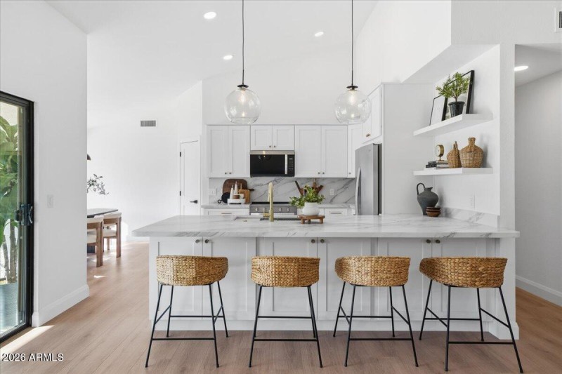 17-501 E Melody Ln_RedHogMedia