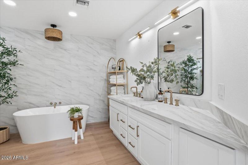 28-501 E Melody Ln_RedHogMedia