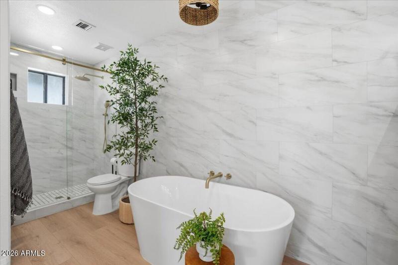 29-501 E Melody Ln_RedHogMedia