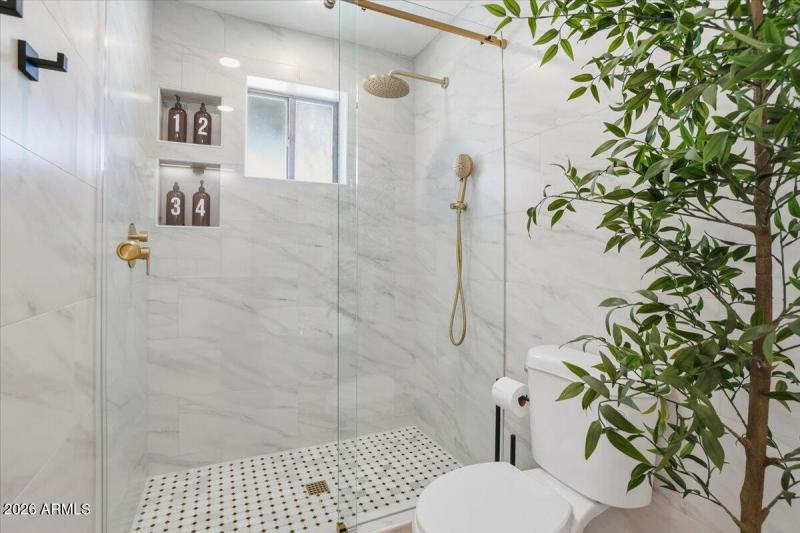 30-501 E Melody Ln_RedHogMedia