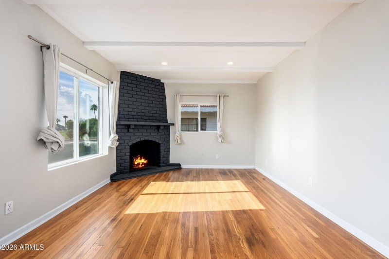 1518 W Windsor Ave - 10