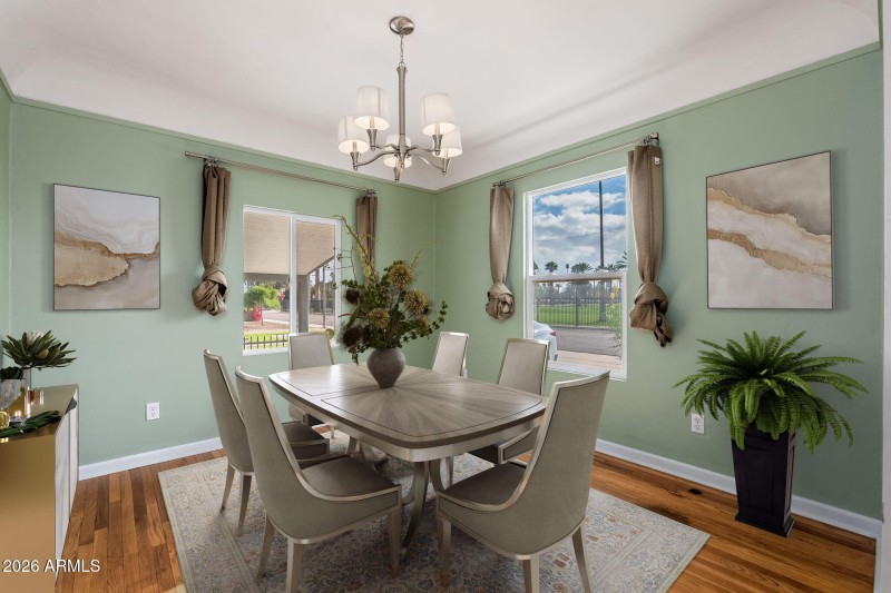 1518 W Windsor Ave - 13 VS