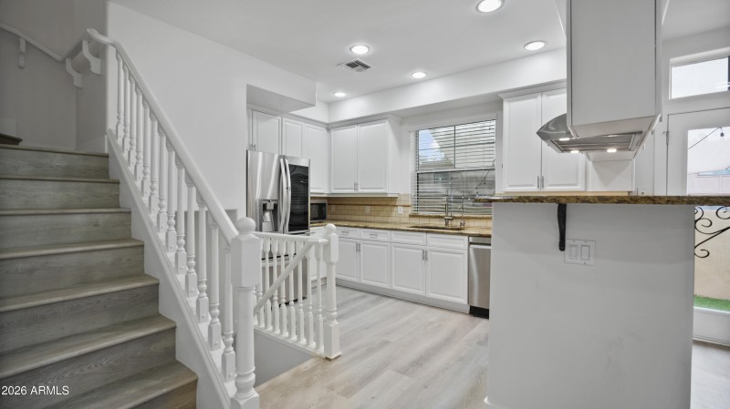 9 - Kitchen