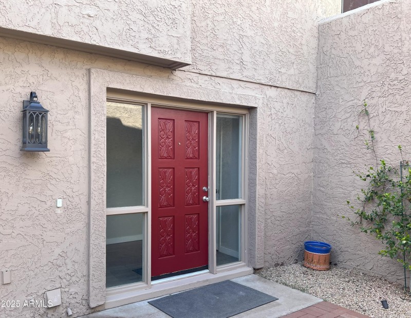 4011_Charter_Oak_courtyard_2