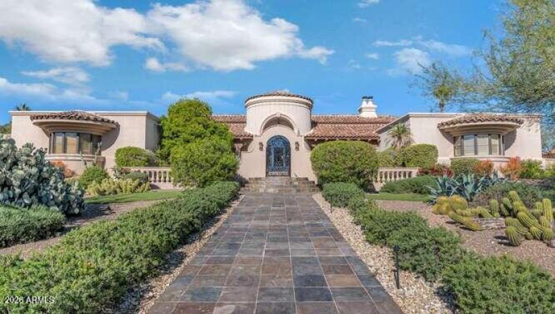 4214 E Claremont Ave-small-003-024-TOD22