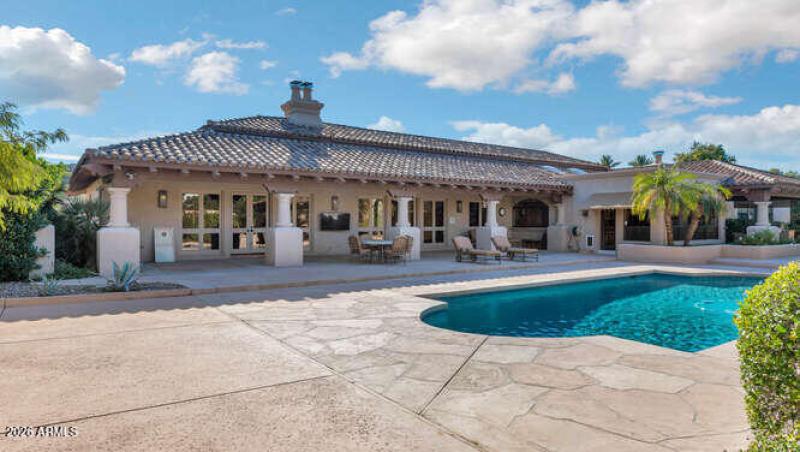 4214 E Claremont Ave-small-048-019-TOD22