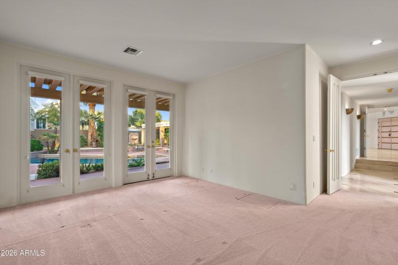 021_Guest Ensuite 1 ~ Patio Access