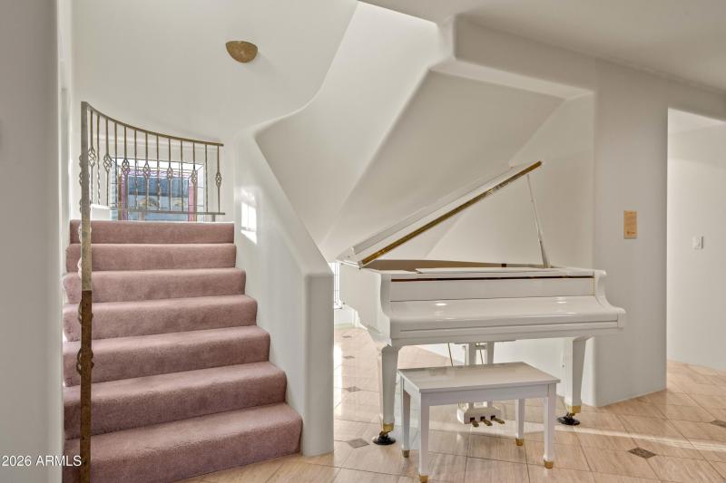 028_Front Entry Dramatics