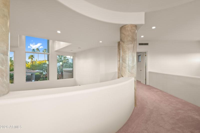 029_Upper Curved Landing Details