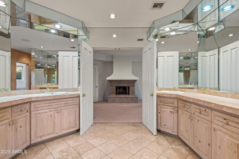 033_Primary Suite Elegance