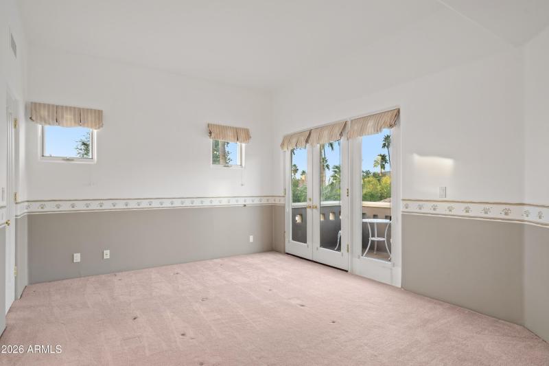 037_Guest Ensuite 3 ~ Balcony Vistas