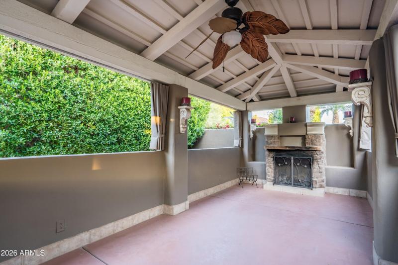 043_Outdoor Living Space