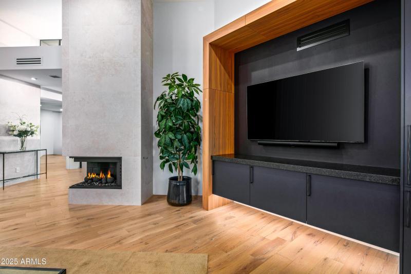 018_Living Room Details