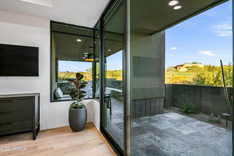 030_Primary Suite Sitting Space