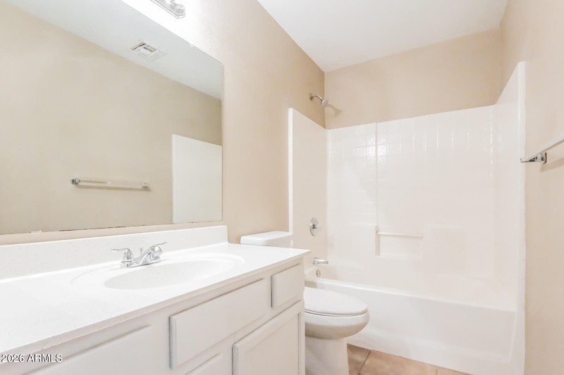 018-photo-bathroom-15048091