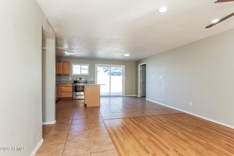 004-photo-living-room-14939532