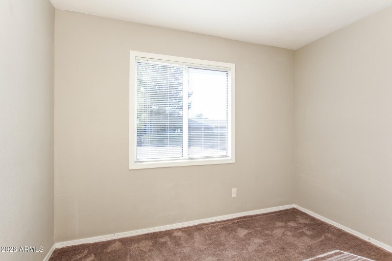 014-photo-bedroom-14939523